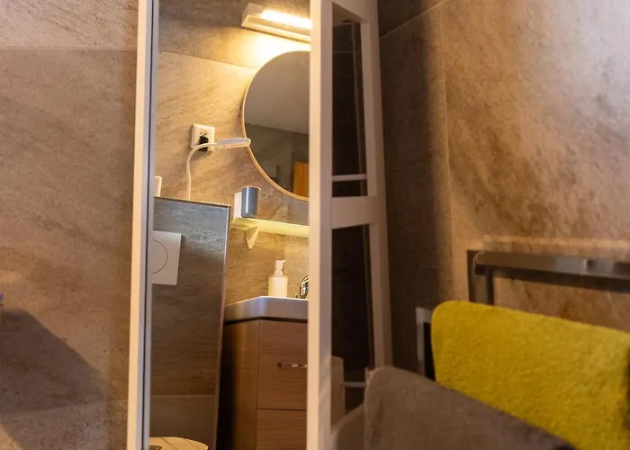 Riebe 331 Apartment *